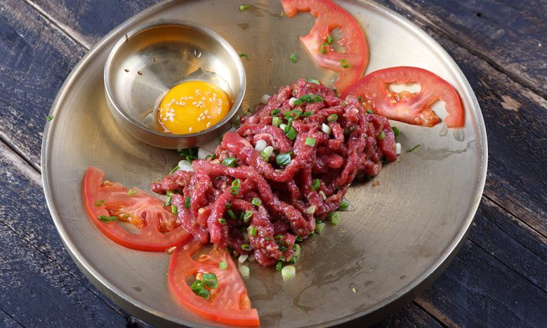 명동맛집 오다리집의 또 다른 대표메뉴 한우육회 yuk 2 768x461