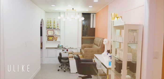 내부사진 12 속눈썹 페디큐어 속눈썹 연장 아이래쉬 왁싱 여의도 미인케어 네일케어 볼륨연장 브라운펄 속눈썹제거 리터치 손젤 그라데이션 프렌치 존젤패링 전체펄 젤제거 1