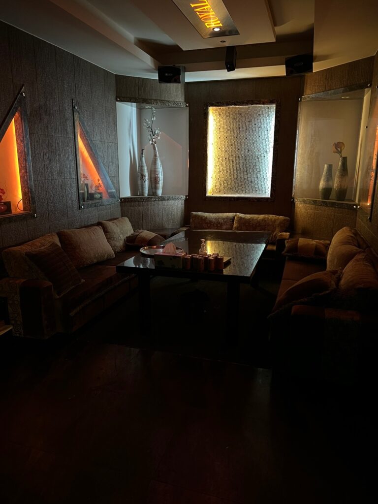 내부사진 1 일산하이킥 일산노래클럽 일산노래방 일산가라오케 일산하이킥 일산주엽하이킥 일산바 레깅스룸 가격 레깅스룸 디시 768x1024