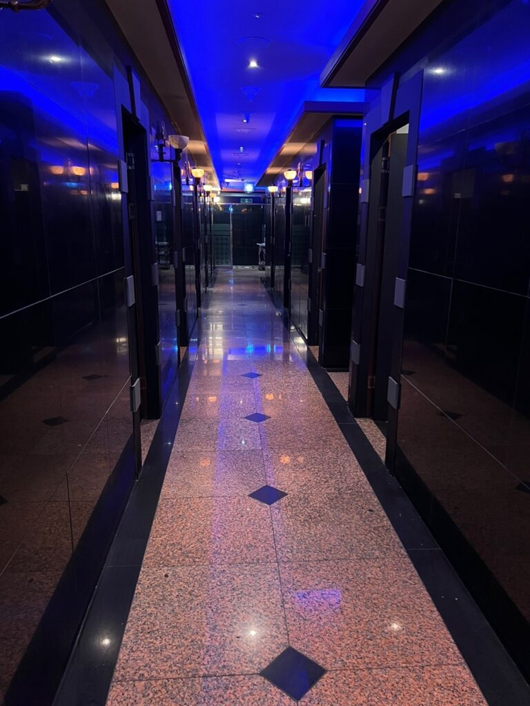 내부사진 3 일산하이킥 일산노래방 일산가라오케 일산노래클럽 일산주엽하이킥 일산바 레깅스룸 부엉이 레깅스룸 하이킥 768x1024