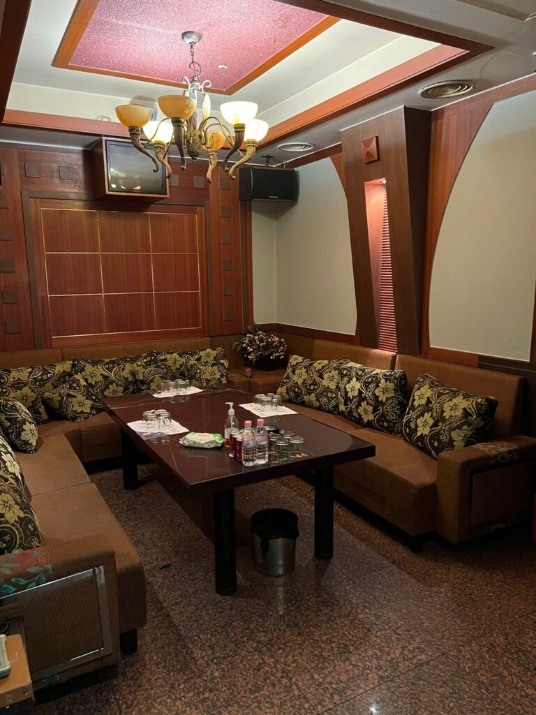 내부사진 4 일산하이킥 일산가라오케 일산셔츠룸 일산레깅스룸 일산대형룸 일산노래광장일산비즈니스클럽 레깅스룸 하이킥 레깅스룸 후기 768x1024