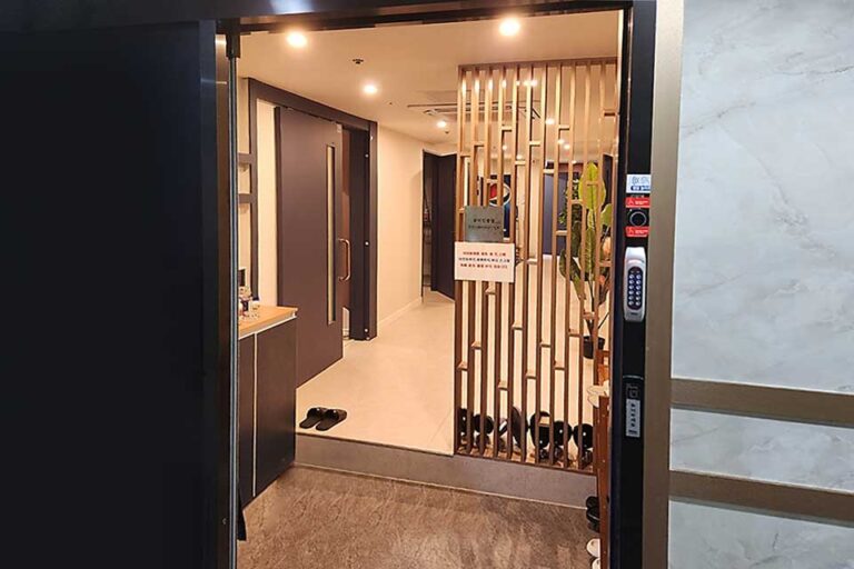 입구사진 2 퀸테라피 천안 서북구 스웨디시 마사지 마사지어플 스웨디시 천안마사지 천안마사지샵 백석동마사지 백석동 천안스웨디시마사지 천안1인샵 768x512