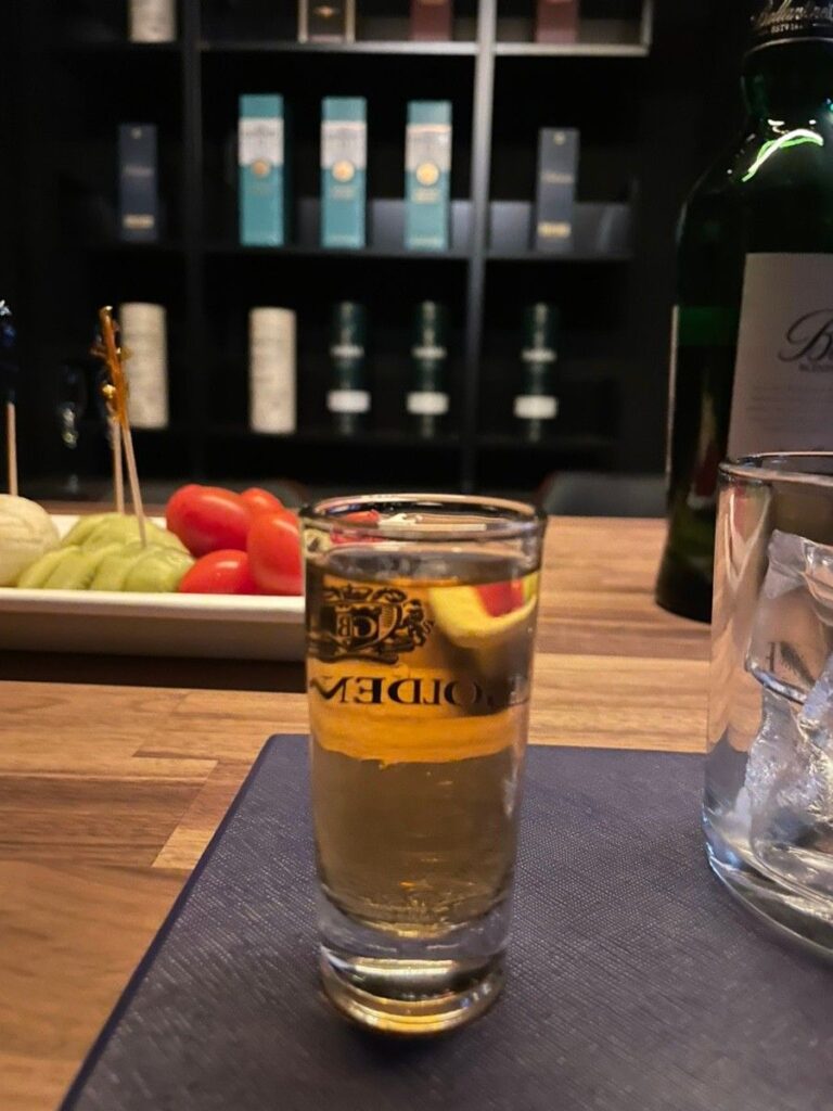 내부사진 3 송도회식장소 송도사교모임 송도접대 송도룸바 송도바 송도혼술 송도술집 송도위스키 인천송도가볼만한곳 인천송도술집 768x1024