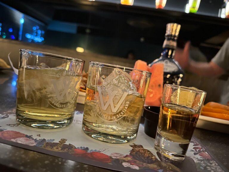 VIP bar 송도모던바 송도착석바 송도비즈니스바 송도분의기좋은술집 센트럴파크 좋은 술집 센트럴파크 좋은 술집 메뉴판 768x577