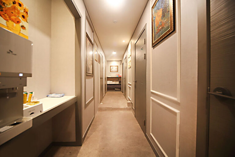 내부사진 아로마 스웨디시 영화 수원마사지 수원스웨디시 마사지 마사지어플 스웨디시 수원마사지샵 수원 마사지 추천 768x512